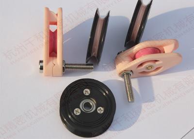 China Ruedas plásticas de la polea del cable de HRA 88 negros con los transportes para la máquina de bobina de alambre en venta
