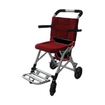 China Ultraleichte, tragbare, klappbare Rollstühle für ältere Menschen mit manuellen Rollstühlen für die Reise mit handgetriebenen Rollern zu verkaufen