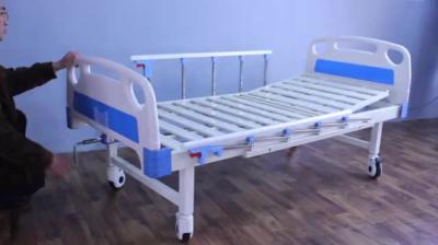 China 2150mm 750mm Multi Function Manual Hospital Beds 3 Cranks Patient Room for sale