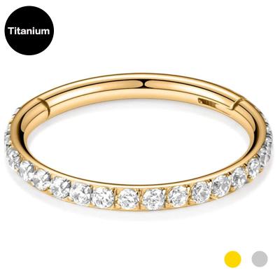 China Las gemas de perforación del claro de la joyería del titanio del oro G23 sospechan a Ring For Women en venta