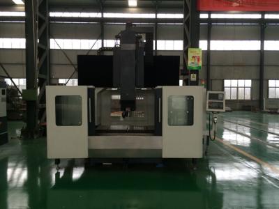 中国 VMC1270 Series CNC VMC Machine Reinforcement Grid With Symmetric Thermal 販売のため