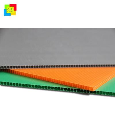 China 1860x1050mm PP Corrugated Plastic Sheets Multi Color Waterproof for sale