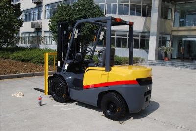 China Black Yellow 3.5 Ton Diesel Operated Forklift Warehouse Handing Equipment for sale