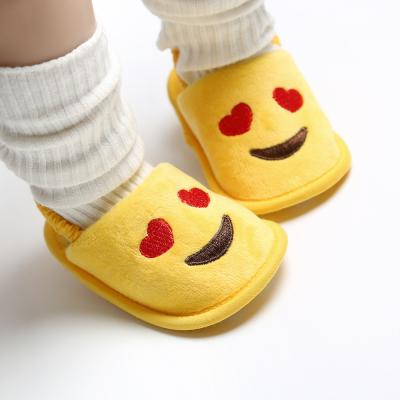 China New fashion 2019 Flannel cute smile indoor prewalk boy girl crib baby sandals for sale