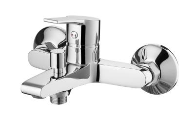 China Resist Corrosion Single Lever Bath Shower Mixer Tap With Diverter Hot Cold Water for sale