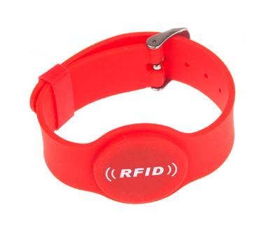 China Silkscreen Printing ISO 14443A 13.56 MHz Silicone Rfid Bracelet for sale