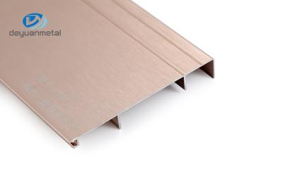 Chine Le plancher en aluminium Treament extérieur de bordage du panneau de bordage T5 6063 a balayé la couleur noire lumineuse à vendre