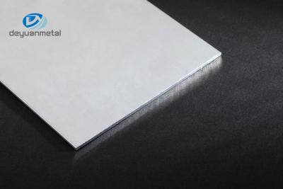 China Barra lisa de alumínio lisa de alumínio escovada quadrado da eletroforese 60mm do perfil à venda