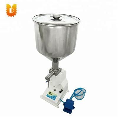 China Vertical Food Shampoo 5-50ml Cosmetics Water Liquid Filling Machine for sale