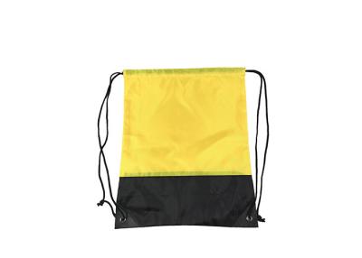 China Mochila amarilla de nylon con cuerdas de tira PEVA bolsas personalizadas en venta
