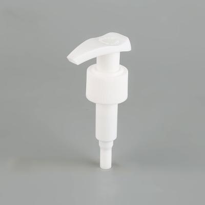 中国 カスタマイズ可能な24mm 28mのローション ディスペンサー ポンプ白いシャンプーの石鹸のシャワーのゲル ポンプ 販売のため