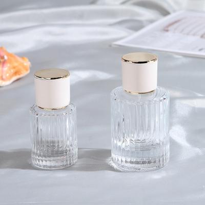 China botella de perfume vacía de la niebla de 30ml 50ml de la botella de cristal adaptable del espray en venta