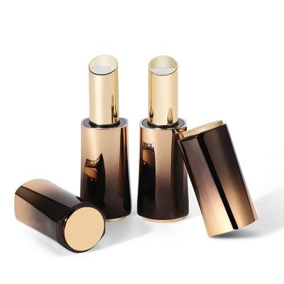 China 3.5g Magnetic Round Luxury Lipstick Tube Lip Balm Container Cosmetic Packaging à venda