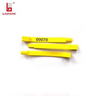 China 890Mhz UHF RFID Supply Dairy Cattle Sheep Marking Leg Band With Different Color for sale