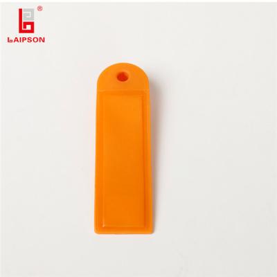 China LAIPSON Reuse Rfid Animal Ear Tag Temperature Resistance For Cattle 98*28mm for sale