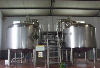 China Semi Auto Bright Beer Tank Stainless Steel Beer Brewing System Steam Heating for sale