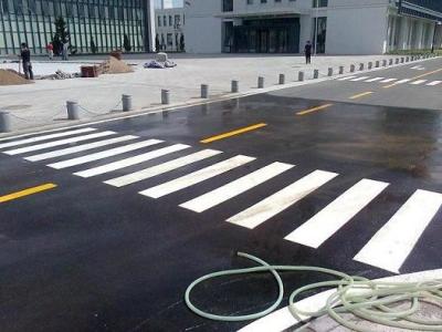 China Liquid Solvent Based Road Marking Paint Good Adhesion One Component for sale