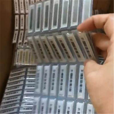 Chine Imprimante thermique 8,2 dimension 45*10.8mm d'identification de touches personnalisables de code barres EAS de mégahertz à vendre
