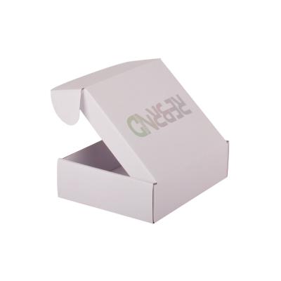 China Custom Logo White Packaging Paper Box Hot Stamping 250gsm 300gsm for sale