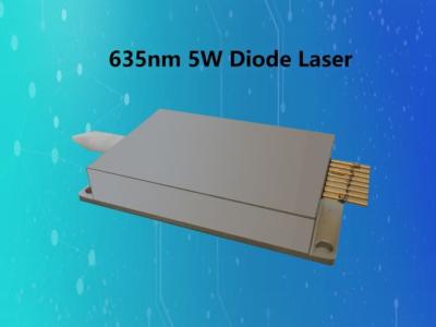 중국 5W 고성능 빨간 다이오드 레이저 단위, 635nm 의학 다이오드 레이저 판매용