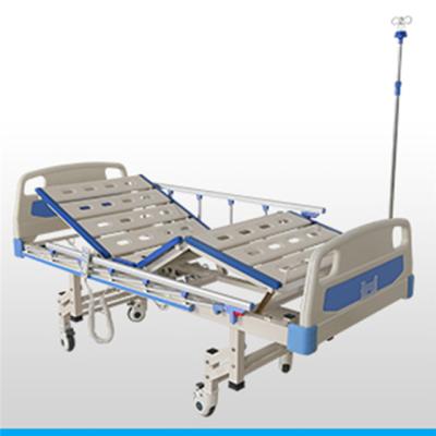 China Multi Functional Electric Hospital Bed 0 - 40 ° Leg Section Lifting Angle for sale