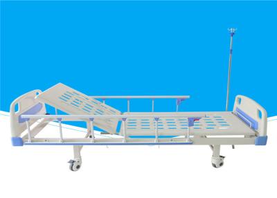 中国 単一の不安定な手動病院用ベッドの金属のハンドルとの物質的な落下保護 販売のため