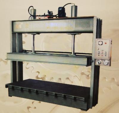 Chine Machine chaude hydraulique de presse de structure de travail du bois de machine solide de presse à vendre