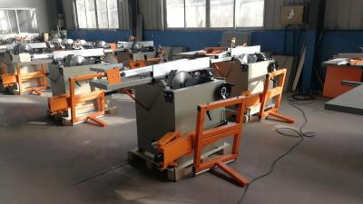 China La tabla de madera del corte 60HZ vio la cortadora del panel del CNC con velocidad variable en venta