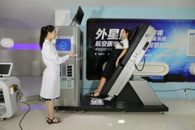 Китай Машины терапией понижения давления Painlessness таблица понижения давления хребтовой хребтовая продается