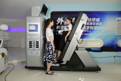 China Máquinas profissionais da descompressão para o uso do hospital do disco Herniated da dor nas costas à venda