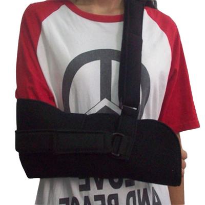 中国 肩の外科によって壊される折られた腕のためのS L泡の調節可能な腕の吊り鎖 販売のため