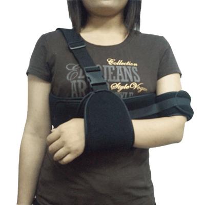 China Cinta médica de pouco peso do imobilizador do ombro do estilingue do braço com bolso do braço à venda
