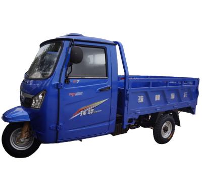 China Semi Closed Carry 250cc Cargo Motor Tricycle With Cabin for sale