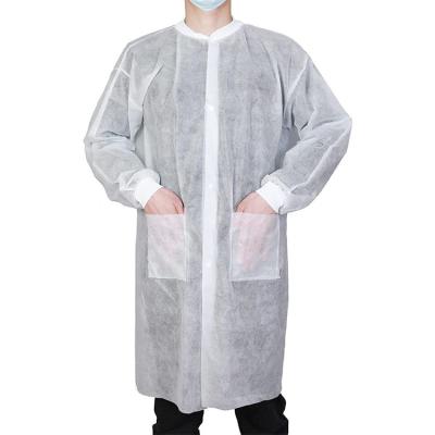 China Nonwoven Adult  Disposable Unisex Lab Coats For Doctor Nurse for sale