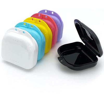 China Plástico colorido de los dientes del transporte de la dentadura de la caja dental del alineador en venta