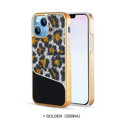 China Seamless IPhone 11 Diamond Phone Cases Harmless Glitter Soft Phone Case for sale