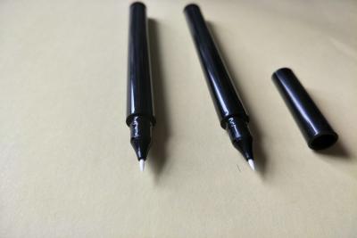 China Recipiente cosmético vazio da cor customizável, lápis plástico 125,3 * 8.7mm do lápis de olho à venda