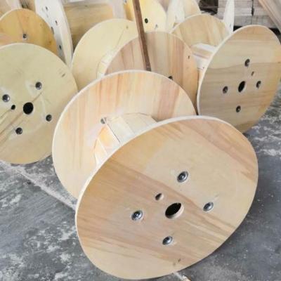 China Round Large Wood Cable Spool Diameter 1400mm Wooden Wire Reel for sale