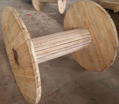 中国 オーナメント 木製 電動ケーブル リール 木製 スポールケーブル 松の木 販売のため