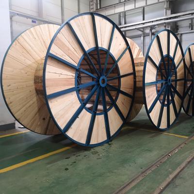 China Tambor de cable de madera para el hogar 4 caminos grandes bobinas de cable eléctrico de madera en venta