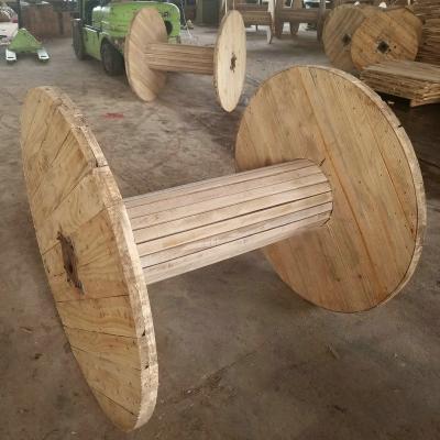 Chine Bobine de câble en bois gros rouleau en bois bobine en bois gros tambour en bois rouleau en bois à vendre