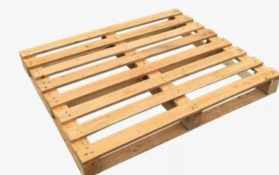 China Op maat gemaakte houten verzendpalletten Birk lichtgewicht Houten pallet Duurzaam logistiek Te koop