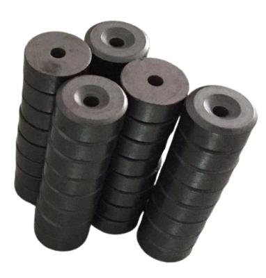 China Custom Ceramic Ferrite Pot Y30BH Magnet with Countersunk Hole D15.2 X H6 X d3.2 X d8 for sale