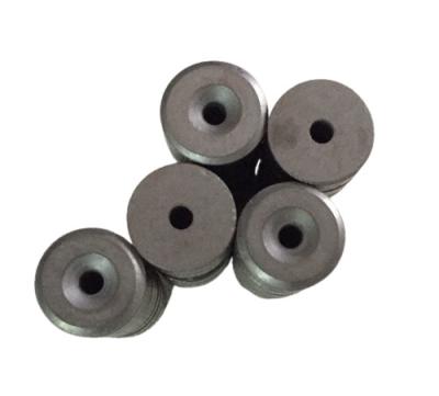 China Custom Ferrite Disc Magnets Y30BH Grade D15.2Xd3.2Xd8XH6 With Countersunk Hole for sale