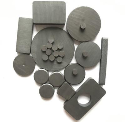 China Imán de cerámica del disco de la ferrita tamaño pequeño para Louderspeaks/los sensores automotrices en venta