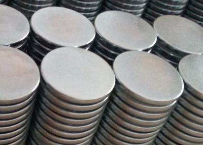 China Bügeln Sie Bor Ndfeb-Disketten-Magneten mit 3M-Kleber N35 D10 X 1 Millimeter für Foto-Rahmen/Album zu verkaufen