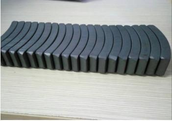 China Powerful Ceramic Ferrite Arc Magnet Sintered Permanent Magnets Customized for sale