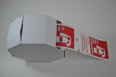 China Peligro del PVC del SGS cerrado fuera de muestras de papel de tarjetas durables blancas negras de la etiqueta en venta