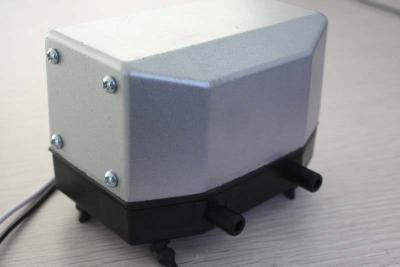 中国 7W アルミニウム AC 空気ベッドの低圧 18kpa AC120V のための電磁石の空気ポンプ 販売のため