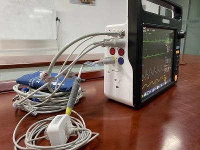 China Monitor de sinais vitais multilíngue com eletrocardiograma para bebês pediátricos à venda